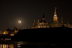 super-parliament-hill-moon-march-19-2011-950